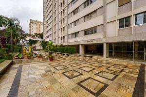 Image 36 - 922618