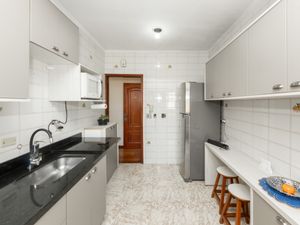 Image 22 - 922631