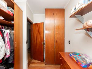 Image 13 - 922631
