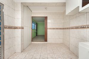 Image 31 - 922634