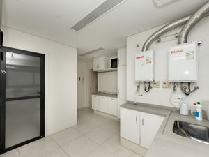 Image 35 - 922640