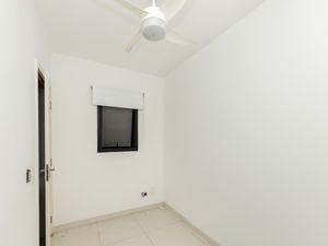 Image 34 - 922640
