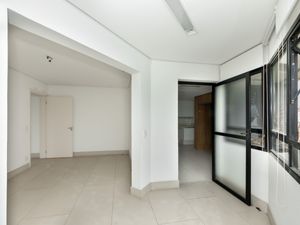 Image 30 - 922640