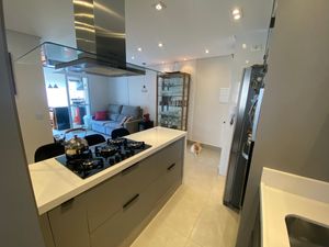 Image 9 - 922665