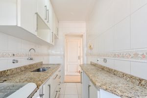 Image 19 - 922670