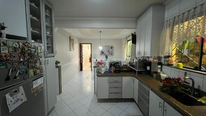 Image 25 - 922675