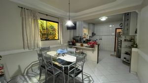 Image 21 - 922675