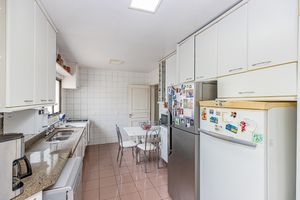 Image 29 - 922678