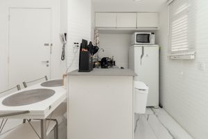 Image 10 - 922679