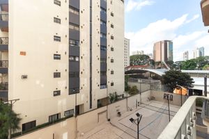 Image 17 - 922679