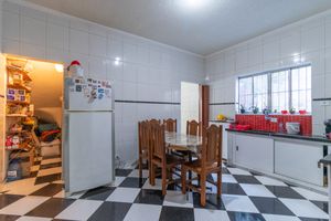 Image 10 - 922680