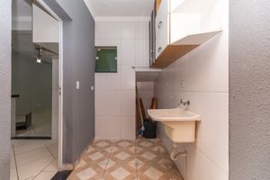 Image 21 - 922682