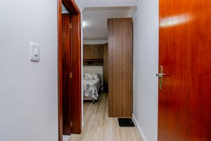 Image 11 - 922691