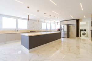 Image 33 - 922693