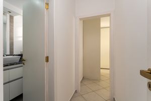 Image 18 - 922694