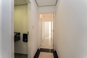 Image 25 - 922694