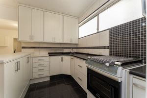 Image 4 - 922694