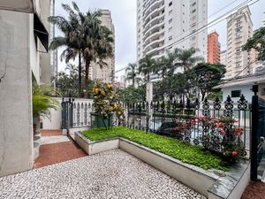 Image 25 - 922695