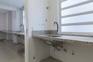 Image 25 - 922696