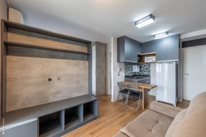 Image 3 - 922697