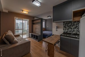 Image 1 - 922697