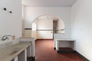 Image 21 - 922698