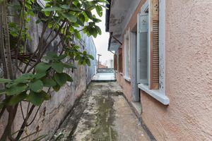 Image 5 - 922698
