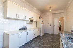 Image 17 - 922710