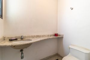 Image 10 - 922710