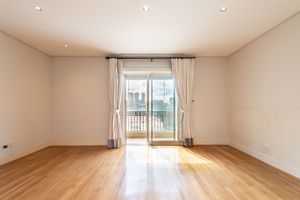 Image 33 - 922720