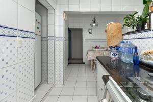 Image 10 - 922726