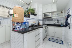 Image 9 - 922726
