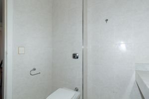 Image 27 - 922730
