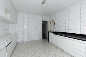 Image 29 - 922730