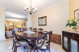 Image 11 - 922731