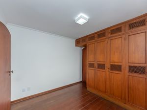 Image 19 - 922734