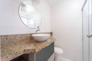 Image 19 - 922735