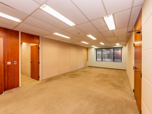 Image 19 - 922739