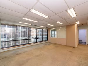 Image 10 - 922739