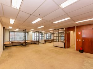 Image 22 - 922739