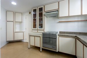 Image 25 - 922748