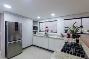 Image 11 - 922750