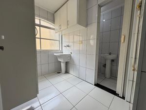 Image 19 - 922757