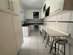 Image 15 - 922757
