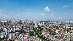 Image 13 - 922771