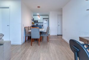 Image 7 - 922784