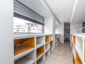 Image 6 - 922800