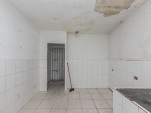 Image 27 - 922800