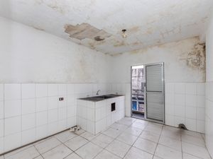 Image 26 - 922800