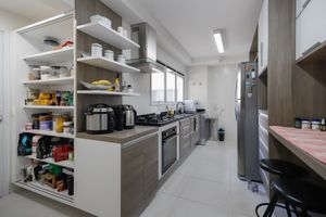 Image 32 - 922811
